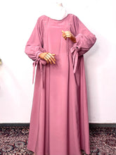 feeding abaya