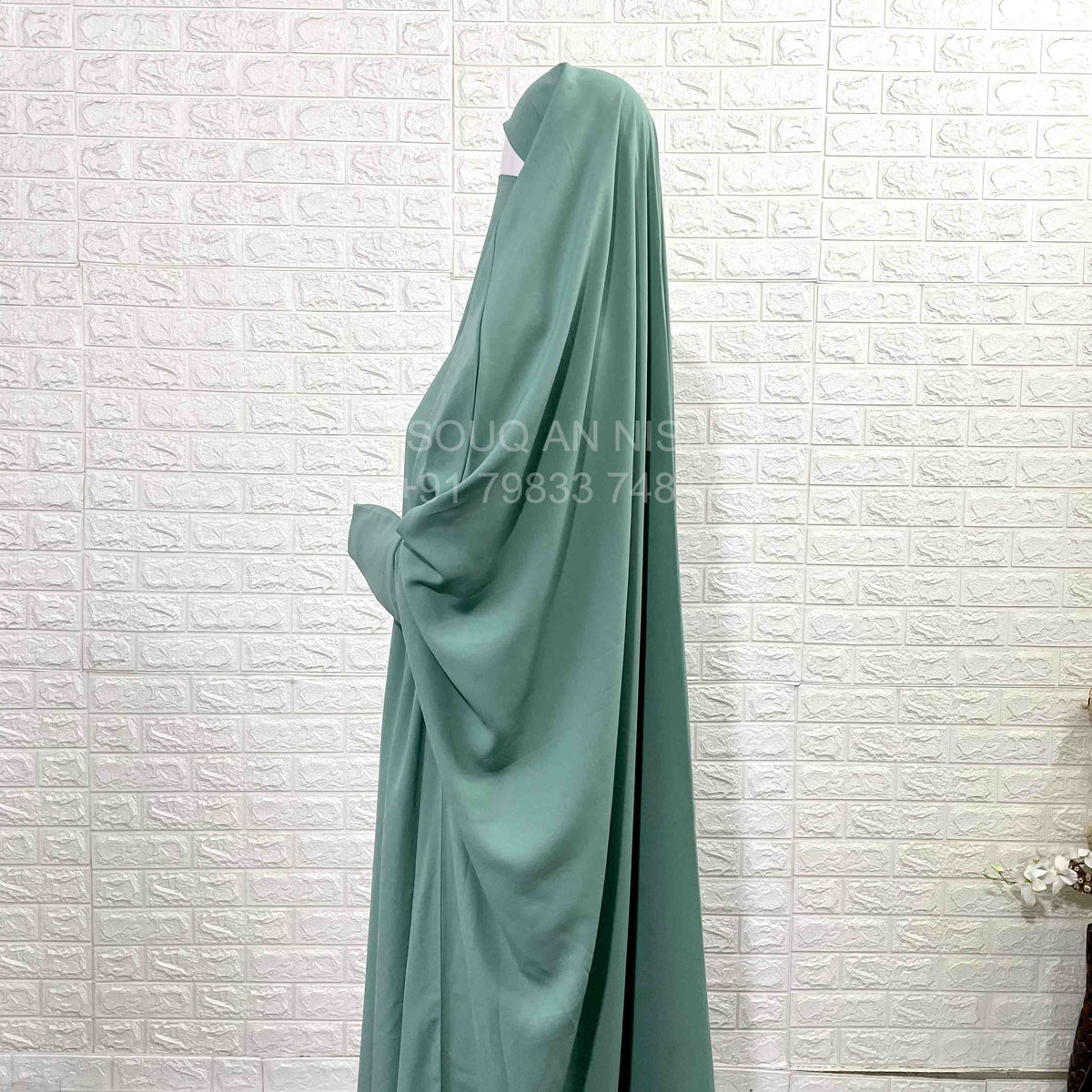 Emerald Jilbab With Plain Sleeves