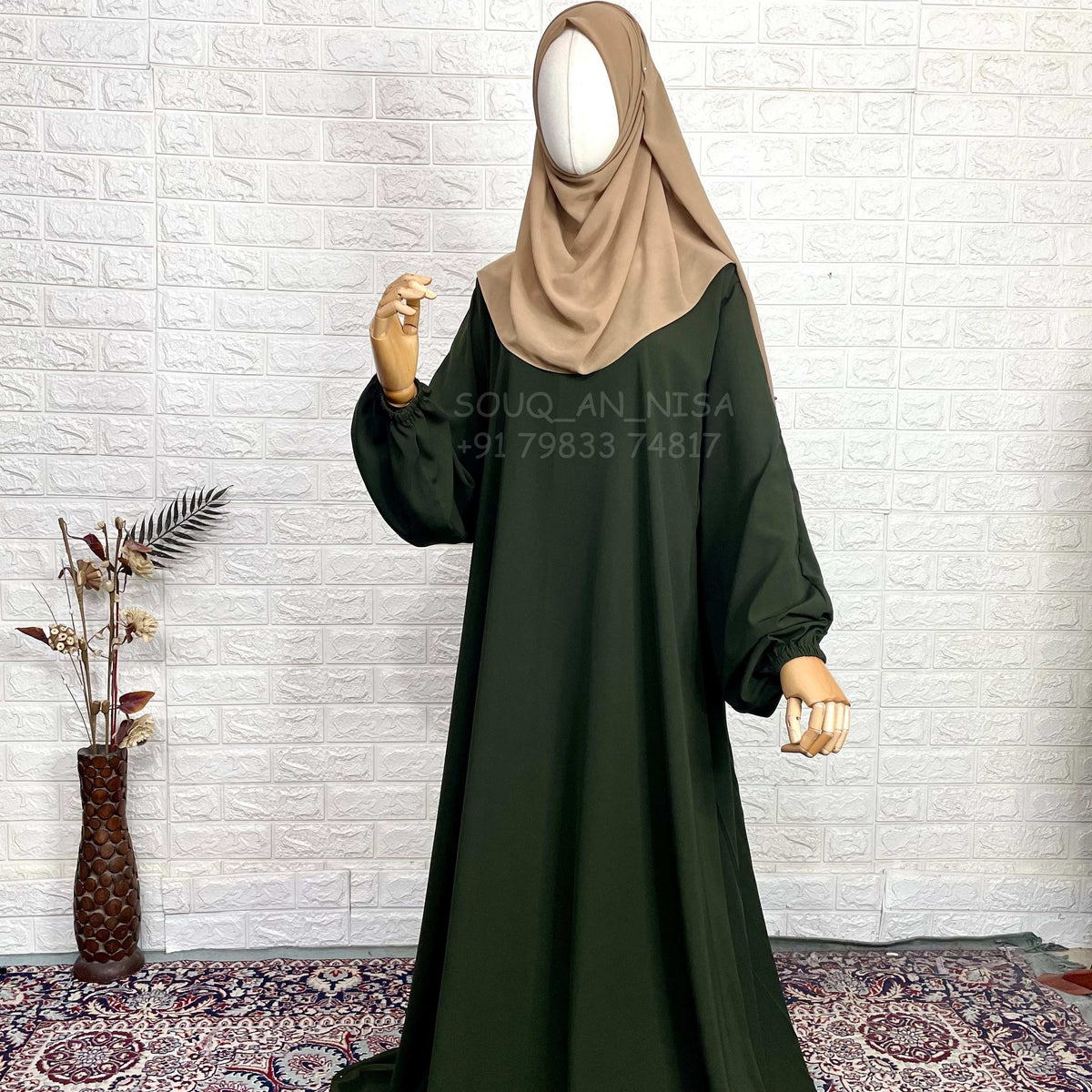 Basic Abaya With Elastic Sleeves