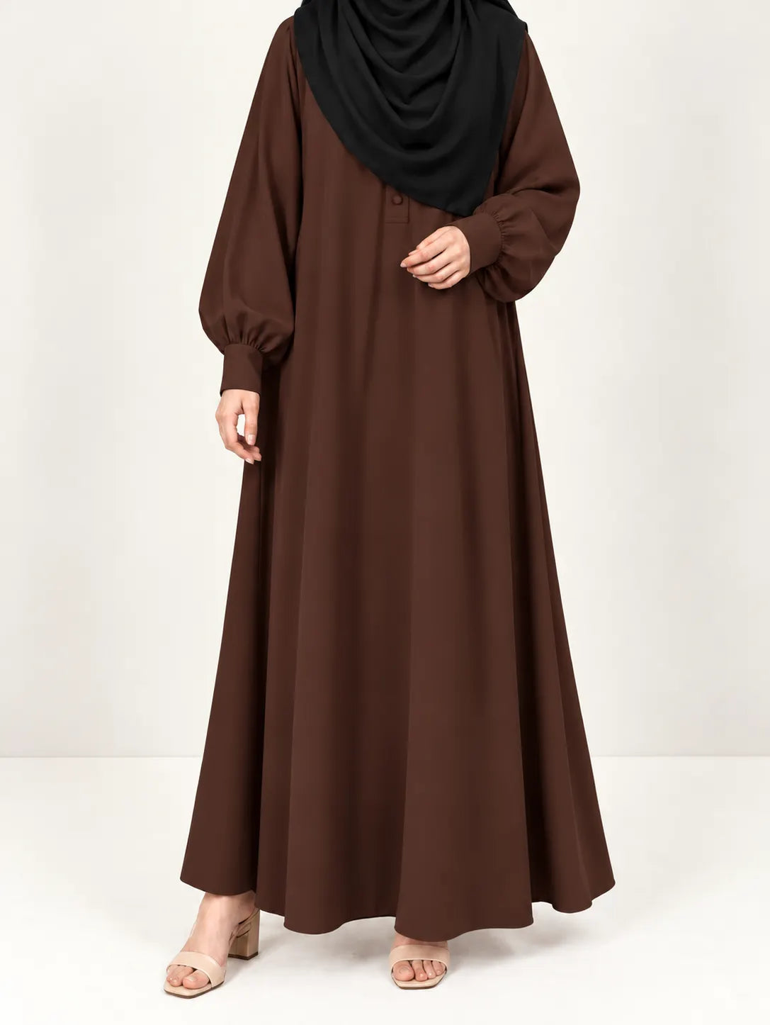 Aline Abaya