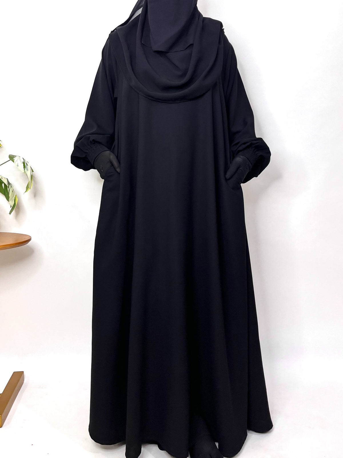 Black Basic Abaya With Elastic Sleeves