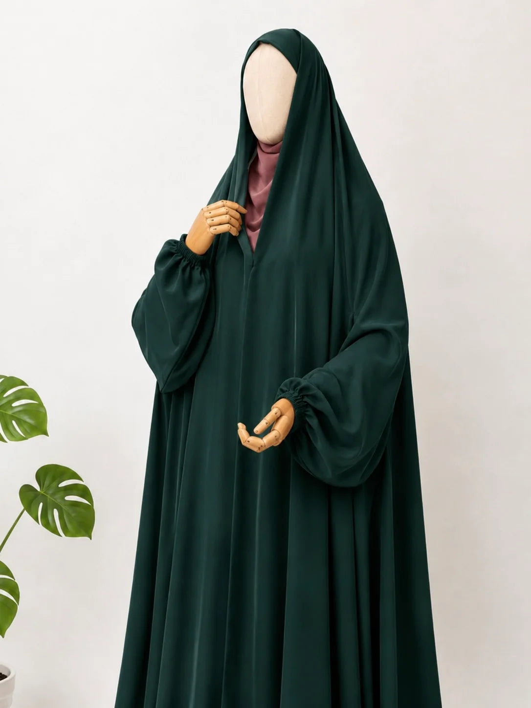 Hunter Green Irani Chadar With Sleeves