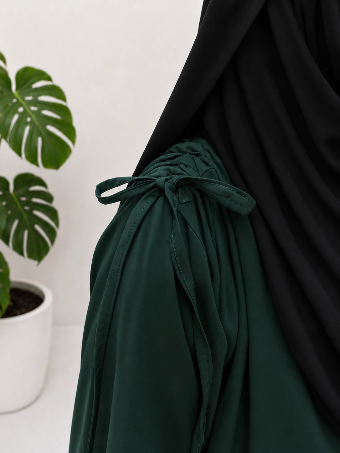 Hunter Green IQRA String Abaya