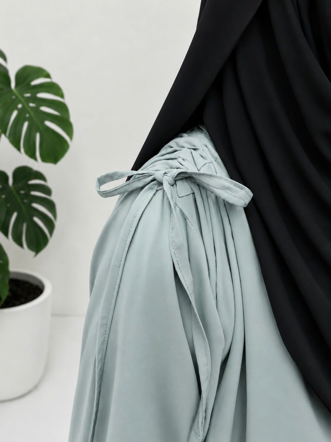 Sapphire IQRA String Abaya