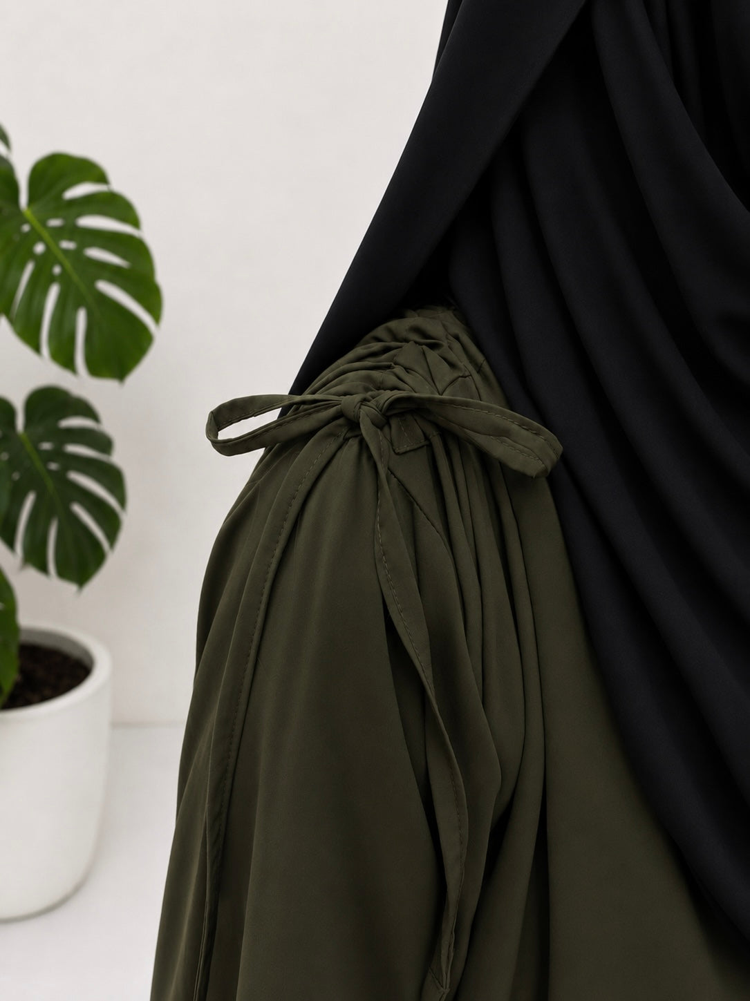 Olive IQRA String Abaya