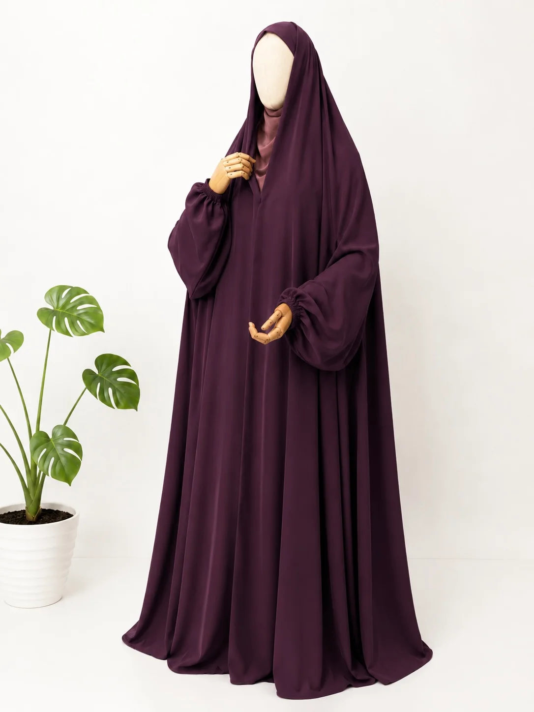 Plum Irani Chadar With Sleeves