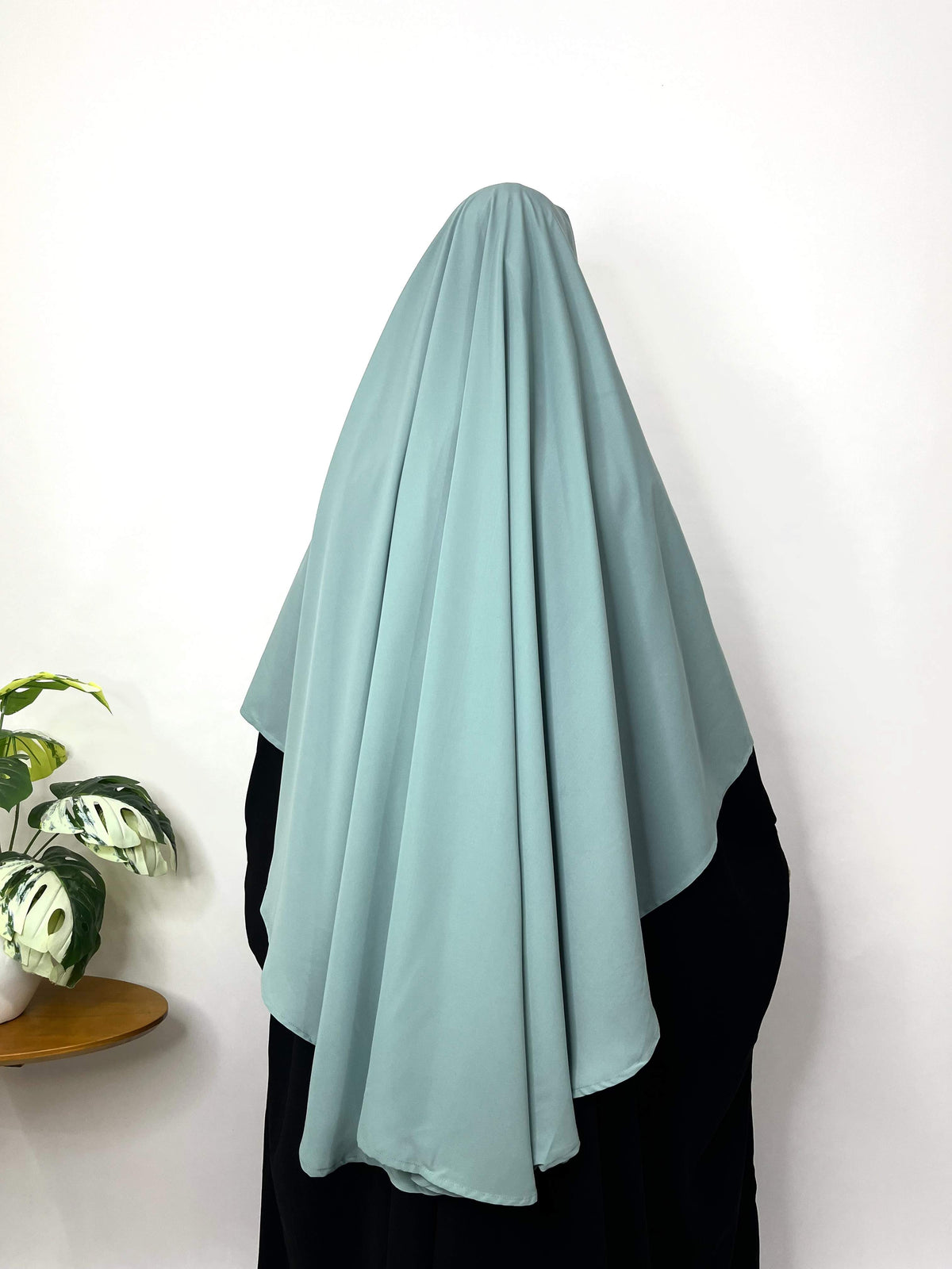 Sapphire Round Khimar