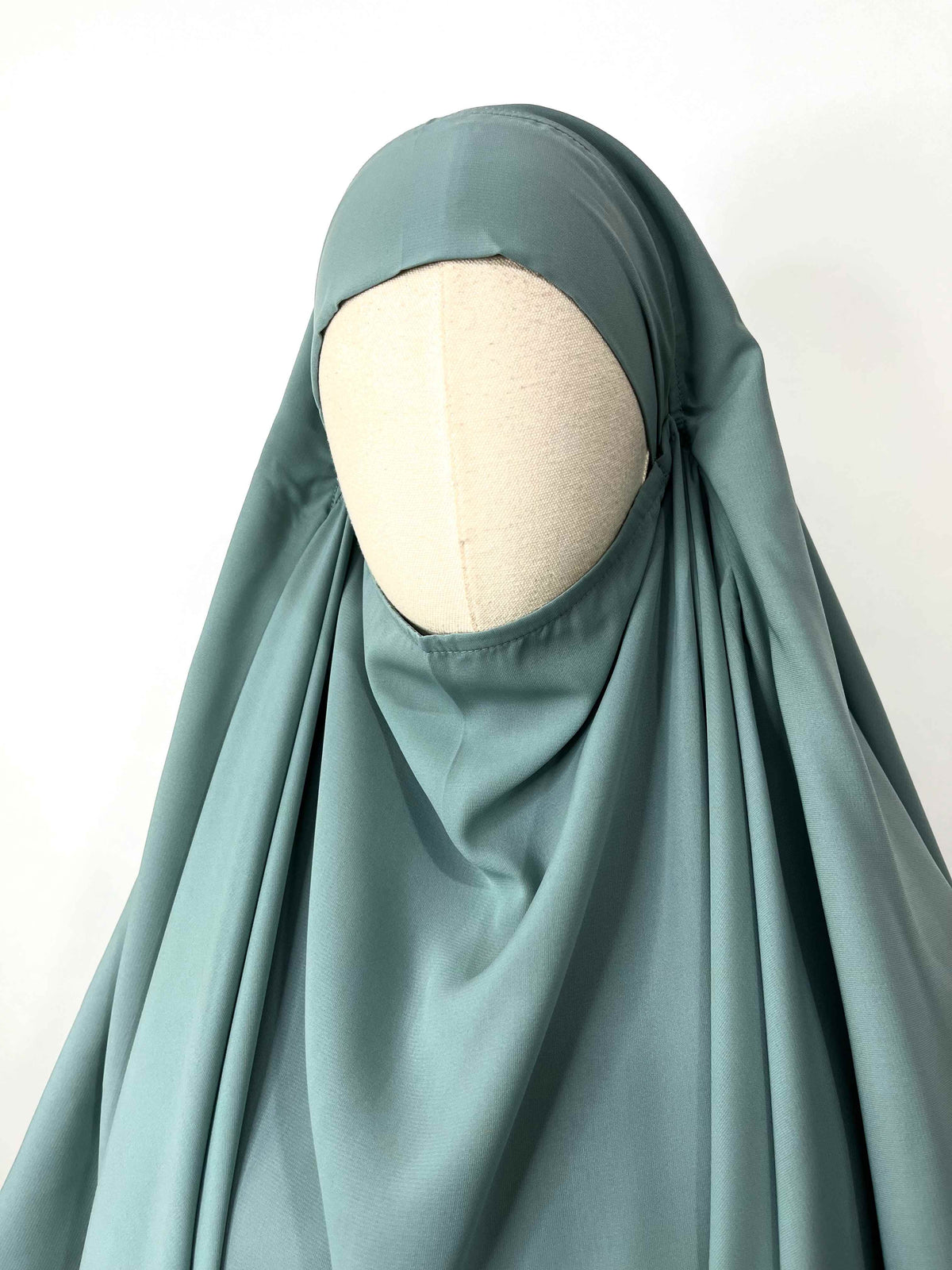 Sapphire Round Khimar