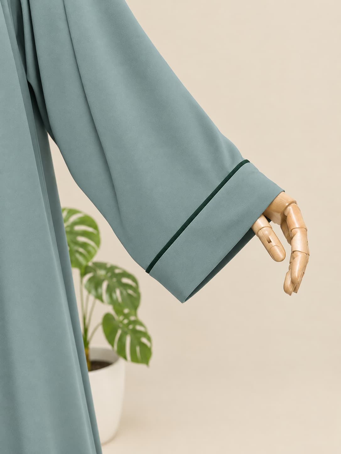 Uzma Basic Abaya